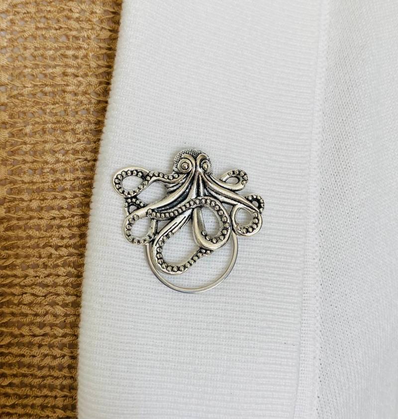 Brillenhalter Ausweishalter Oktopus Krankenschwester Id Pincliphalter Schmuck Geschenke Für Sie Geschenk Mutter Von Fabulici von SweaterClipsGalore