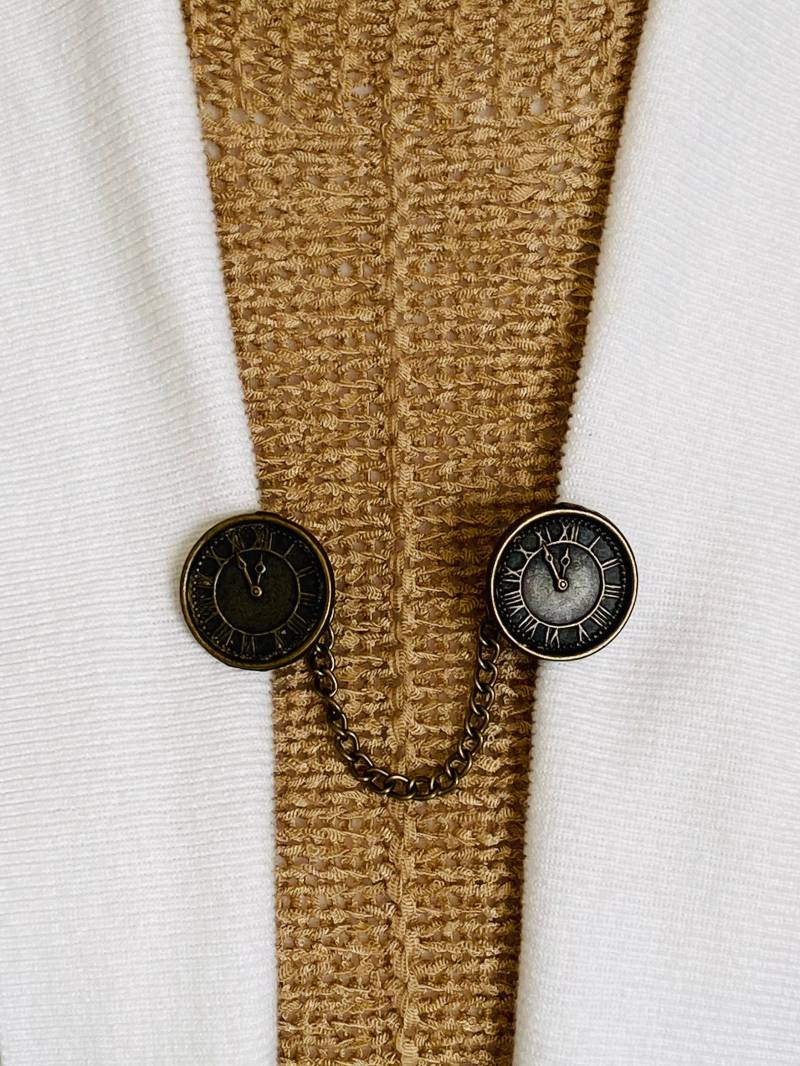 Pullover Clips Bronze Uhr Gesicht Clip Strickjacke Verschluss Kettenuhr Stil Kleid Wächter Geschenke Für Sie Von Fabulici von SweaterClipsGalore