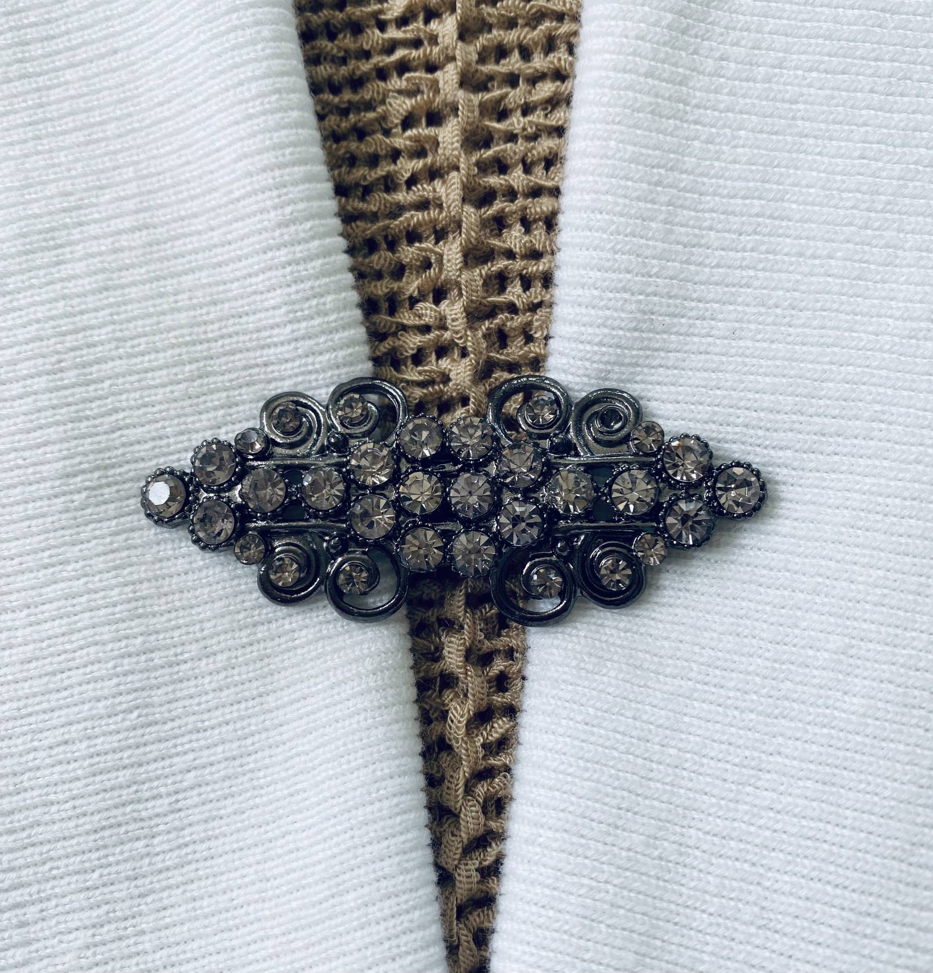 Pullover Clips Schwarz Strass Strickjacke Spange Clip Mantel Kimono Spangen Cosplay Accessoire Geburtstagsgeschenk Für Sie Von Fabulici Pullover Clips Schwarz Strass Strickjacke Spange Clip Mantel Kimono Spangen Cosplay Accessoire Geburtstagsgeschenk Für Sie Von Fabulici von SweaterClipsGalore