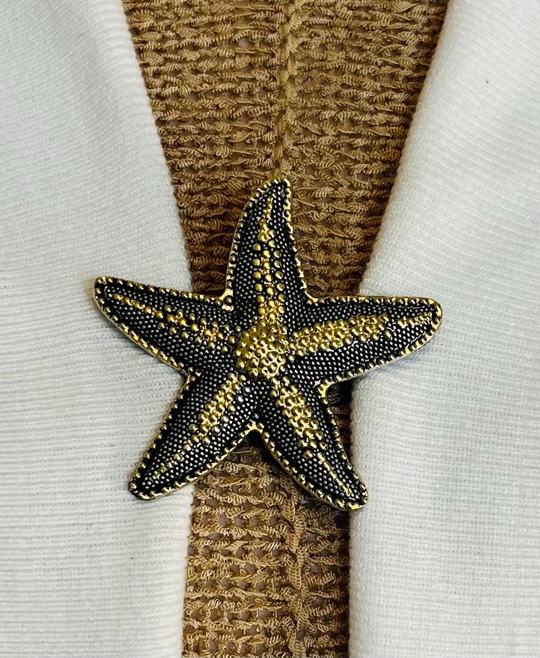 Pullover Clips Seestern Clip Silber Gold Cardigan Spange Kleid Kimono Stern Fisch Schmuck Geburtstag Geschenk Für Sie Von Fabulici Pullover Clips Seestern Clip Silber Gold Cardigan Spange Kleid Kimono Stern Fisch Schmuck Geburtstag Geschenk Für Sie Von Fabulici von SweaterClipsGalore