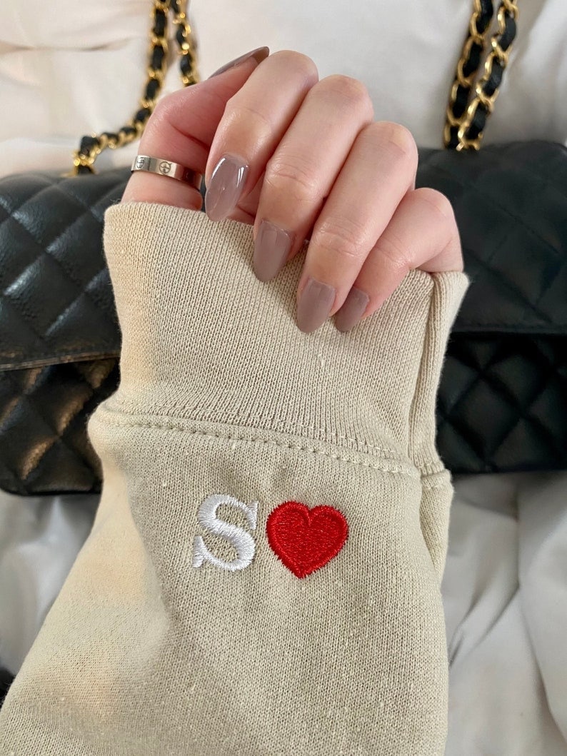 Partner Hoodies Personalisiert Buchstaben Ärmel Name/Couple With Initials von Sweaterdrip