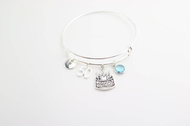50Th Birthday Charm Armreif Benutzerdefinierte Initiale, Kuchen & Nummer von SwedishBeautyDesign