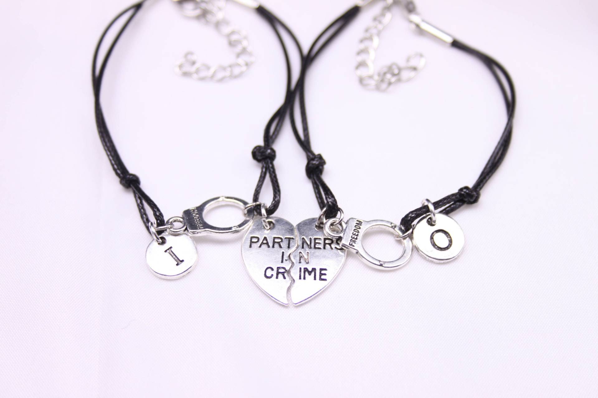 Partners in Crime Armband 2Er Set Personalisierte Kordel Armbänder Partners in Crime Armband 2Er Set Personalisierte Kordel Armbänder von SwedishBeautyDesign