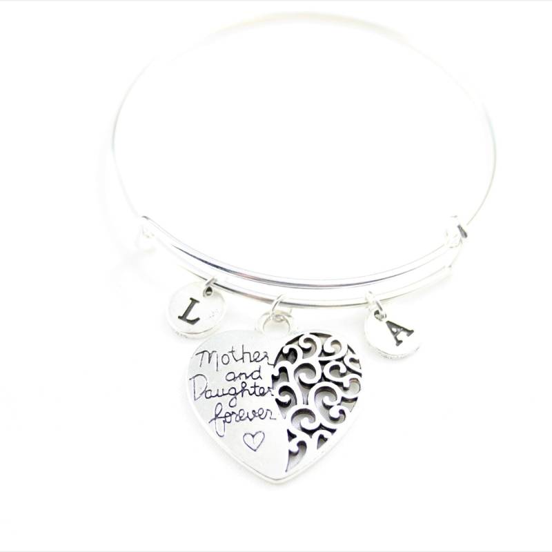 Personalisierte Mutter Tochter Armband Initial Charm, Verstellbarer Armreif von SwedishBeautyDesign