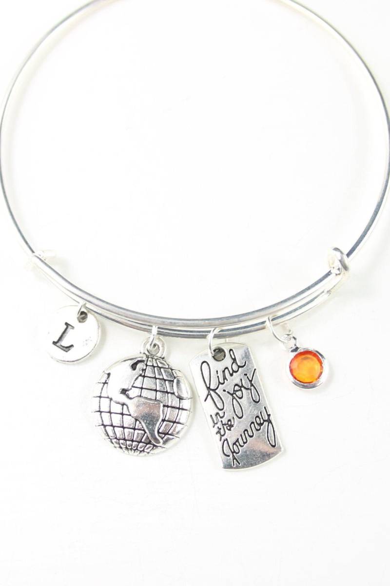 Personalisierter Reise Charm Armreif Initiale, Geburtsstein, Welt von SwedishBeautyDesign