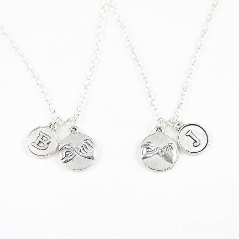 Pinky Promise Halsketten-Set Passender Paar Initialschmuck von SwedishBeautyDesign