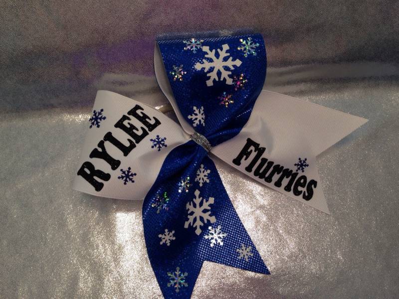 Gefrorene Inspirierte Cheer Bow Personalisierte Schneeflocke Schleife von SweetAngelDreamBows