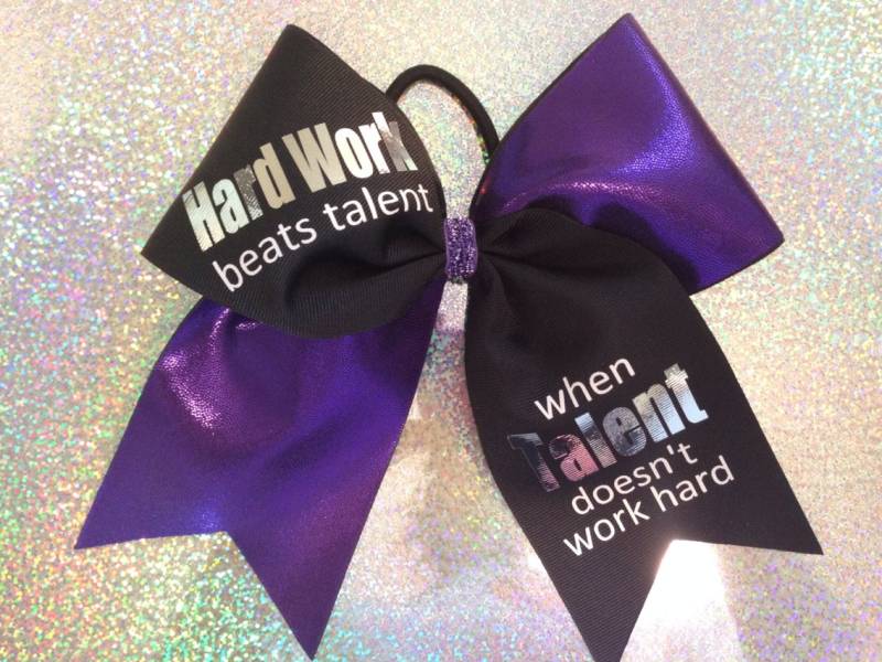 Hochregallager Bogen Harte Arbeit Schlägt Talent Wählen Farbe Grün Rot Blau Gold Schwarz Lila Rosa Etc von SweetAngelDreamBows