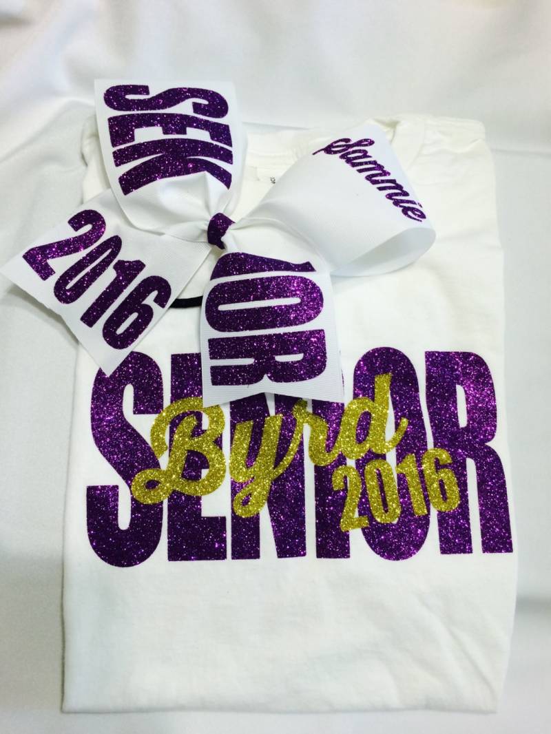 Senior Cheer Bow & Shirt Combo Personalisiert Grün Rot Blau Gold Schwarz Lila Rosa Etc von SweetAngelDreamBows