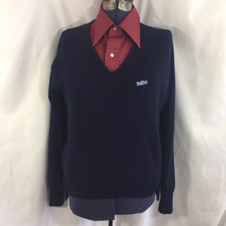 Herren Vintage Pullover - Mittlerer V Hals Jahrgang Sunkist Hipster Navy Blau von SweetBabyJaneCo