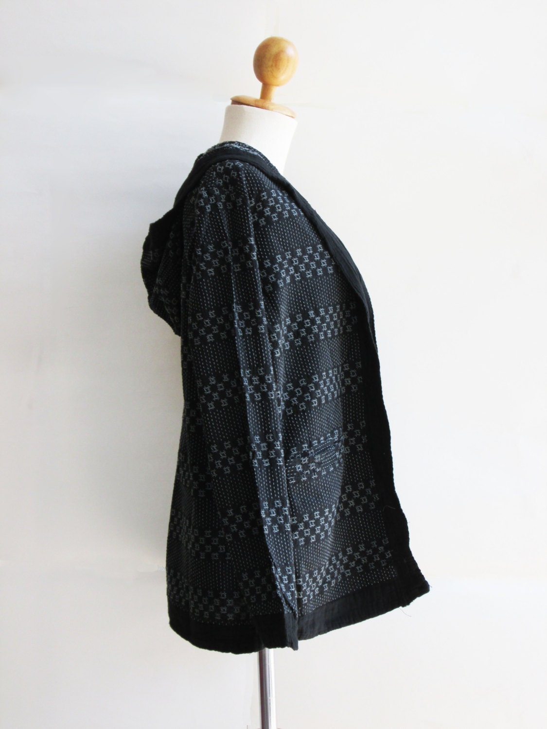 J2, Dark Night Comfort Kapuze Schwarz Baumwolljacke J2, Dark Night Comfort Kapuze Schwarz Baumwolljacke von SweetCakeCookie
