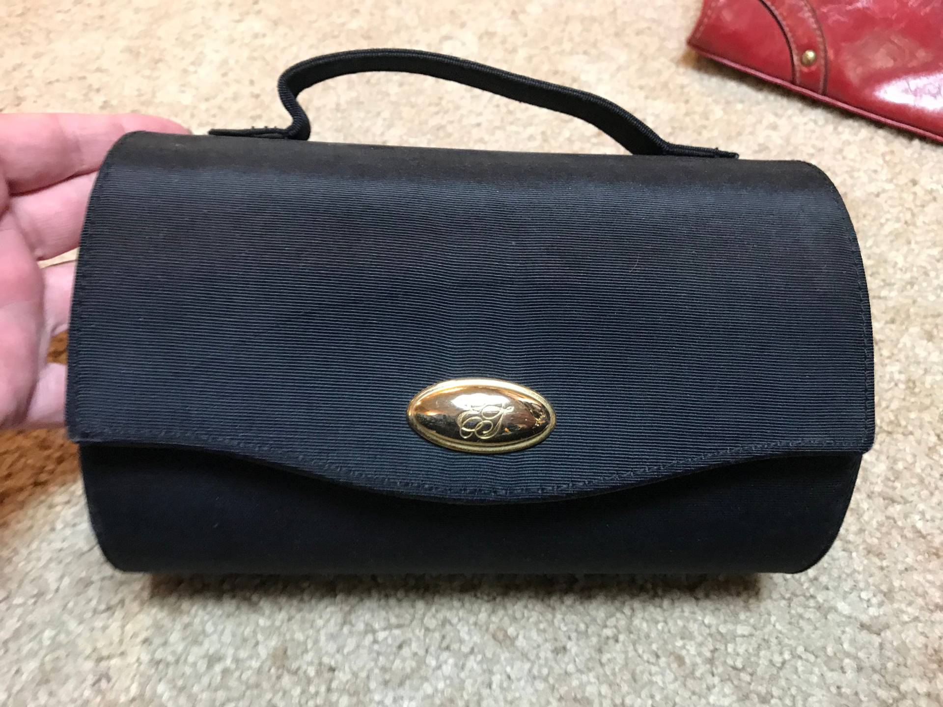 Barrel Black Geldbörse. Schwarzer Stoff. Abendtasche. Top Einarmiger Henkel. Geldbörse Unbekannte Marke. Karabinerverschluss. Handtasche Barrel Black Geldbörse. Schwarzer Stoff. Abendtasche. Top Einarmiger Henkel. Geldbörse Unbekannte Marke. Karabinerverschluss. Handtasche von SweetCheeksEtcetera