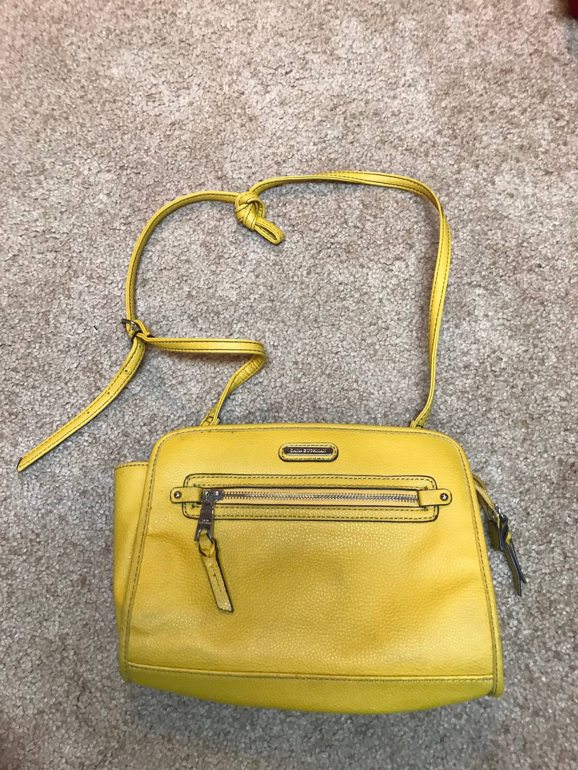 Gelbe Kunstleder Geldbörse. Goldstab Gelb. Geldbörse Single Schultergurt . Alltags Handtasche. Reißverschluss Stoff Für Die Handtasche von SweetCheeksEtcetera