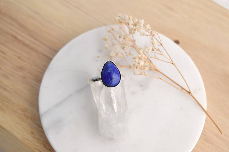 Lapis Lazuli Sterling Silber Ring - Blauer Tropfen Edelstein Lapis Lazuli Sterling Silber Ring - Blauer Tropfen Edelstein von SweetCloversStudio