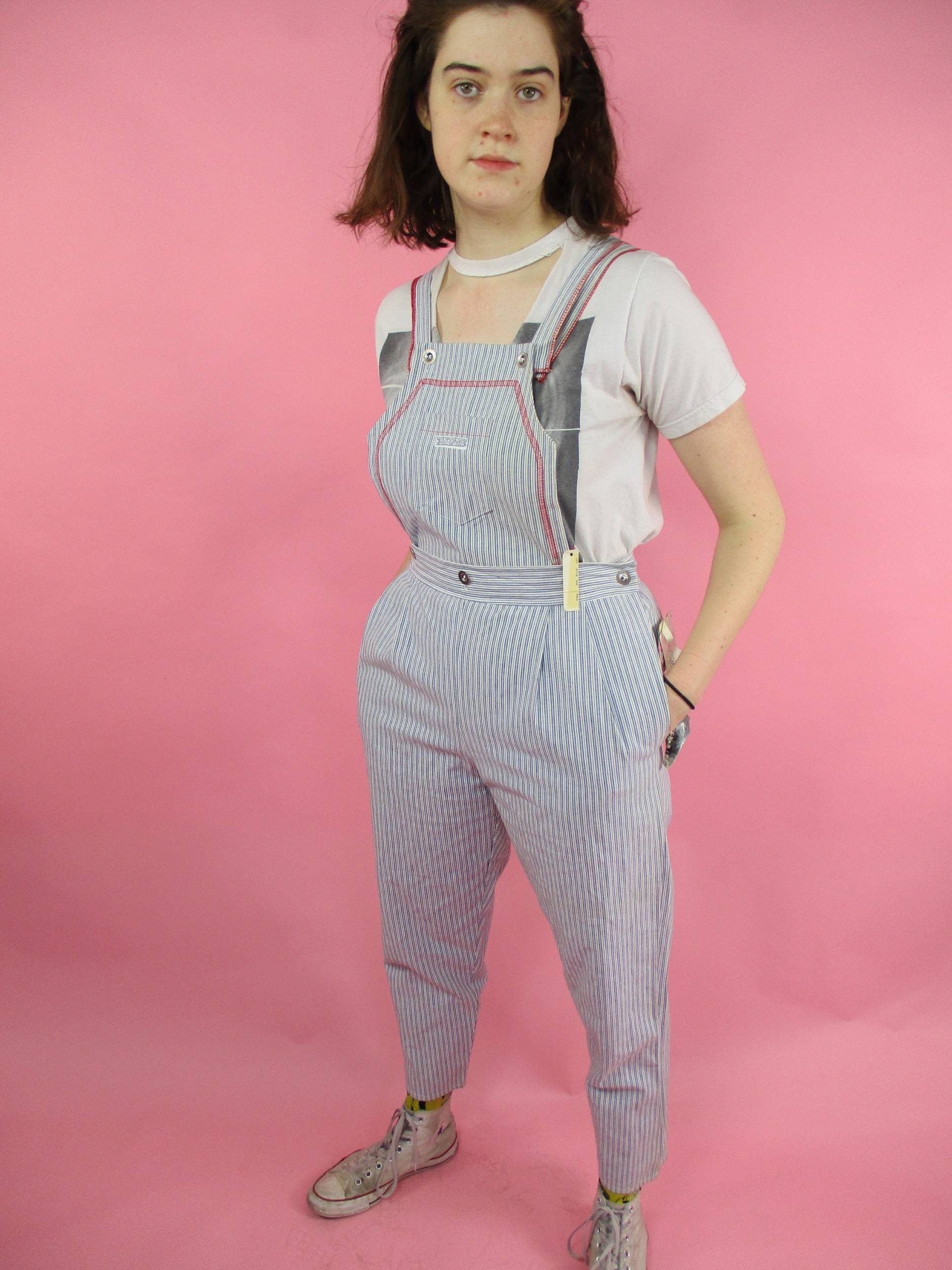 1970Er Jeans Pin Gestreift Oxford Overalls | Größe Medium Taille 30" Dirigent Vintage Vtg von SweetDahliaVintage