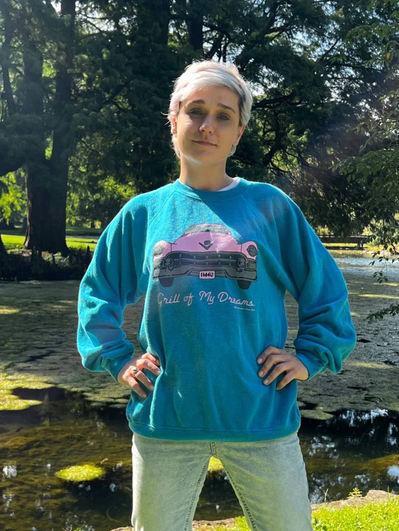 Anfang Der 80Er Jahre "Grill Of My Dreams" Blaues Crewneck Sweatshirt| Büste - 46"| Senk-34-42| Moderne Größe Klein| Vintage Vtg Anfang Der 80Er Jahre "Grill Of My Dreams" Blaues Crewneck Sweatshirt| Büste - 46"| Senk-34-42| Moderne Größe Klein| Vintage Vtg von SweetDahliaVintage
