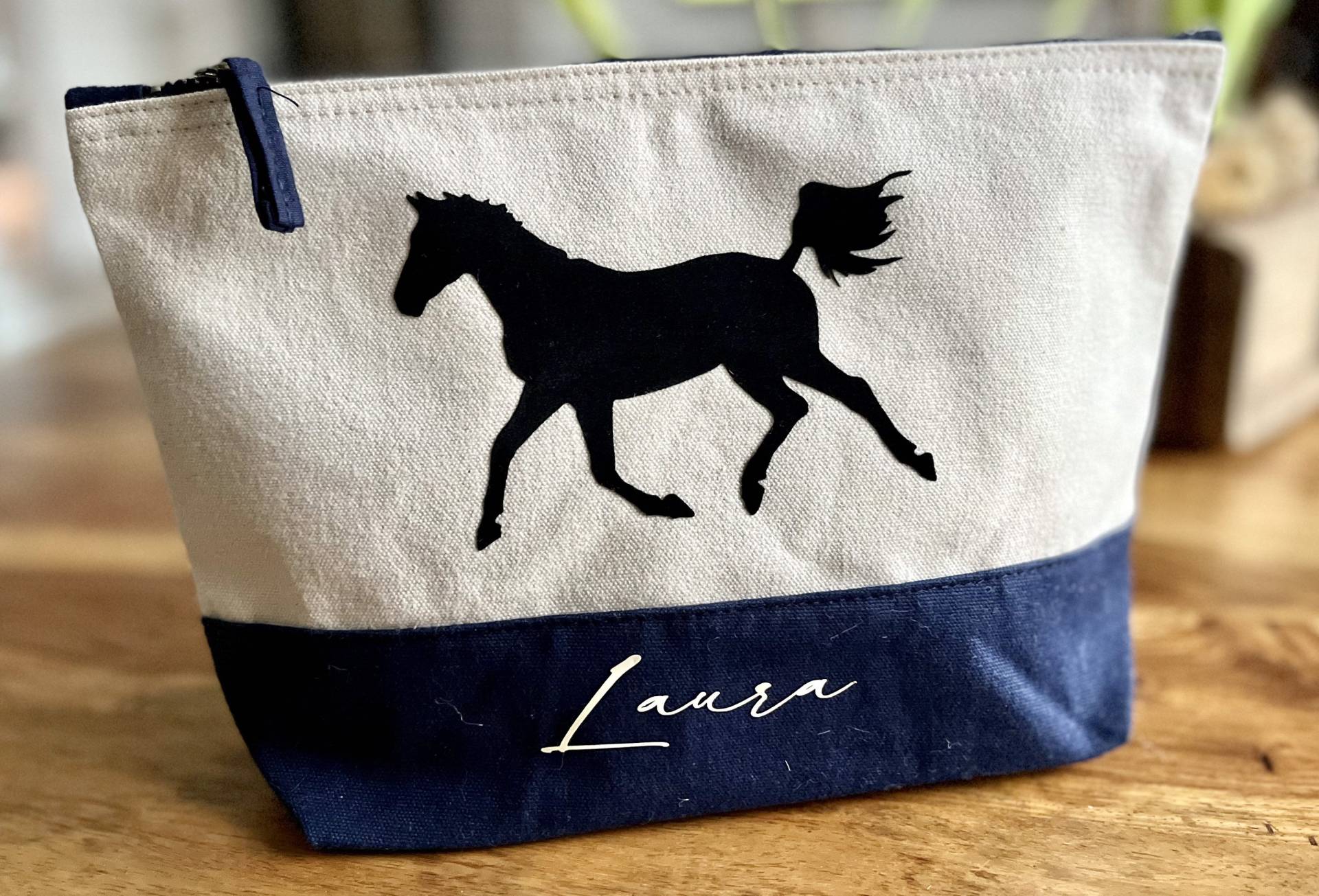 Personalisierte Tasche Xl Für Pferdeliebhaber Pferde Liebe Pferdegeschenk Mädchen Kosmetiktasche Mit Pferd von SweetDreamHomeDesign