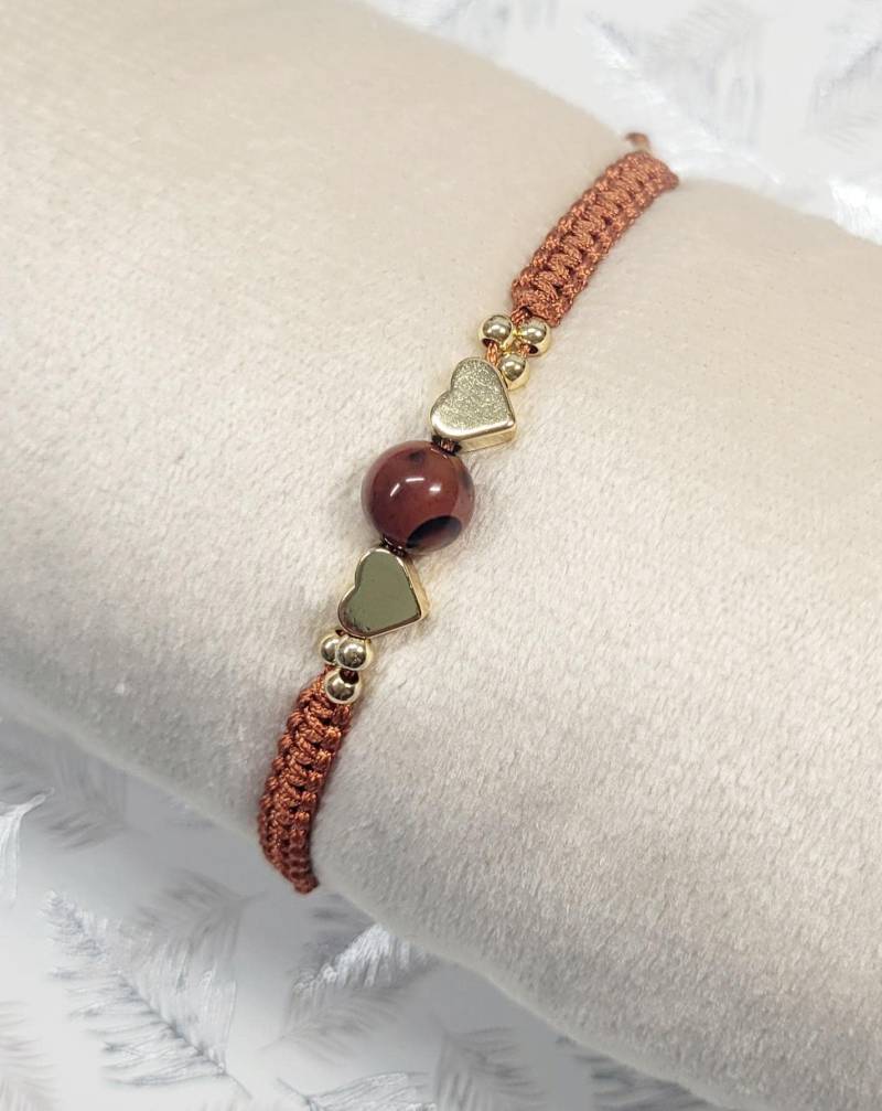 Perlenarmband Makramee Nylon Rotbraun Goldene Herzen Naturstein-Perle Perlenarmband Makramee Nylon Rotbraun Goldene Herzen Naturstein-Perle von SweetDreams480