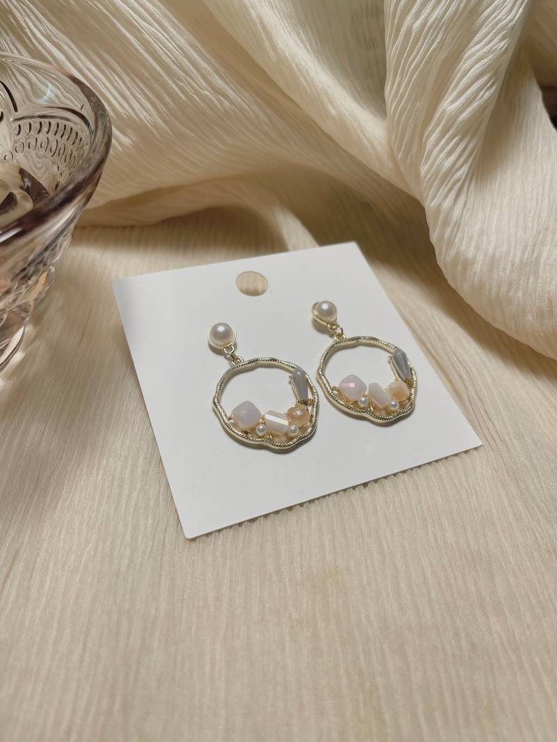 Gebrochener Kristallkreis Übertriebene Ohrringe von SweetElfStudioShop