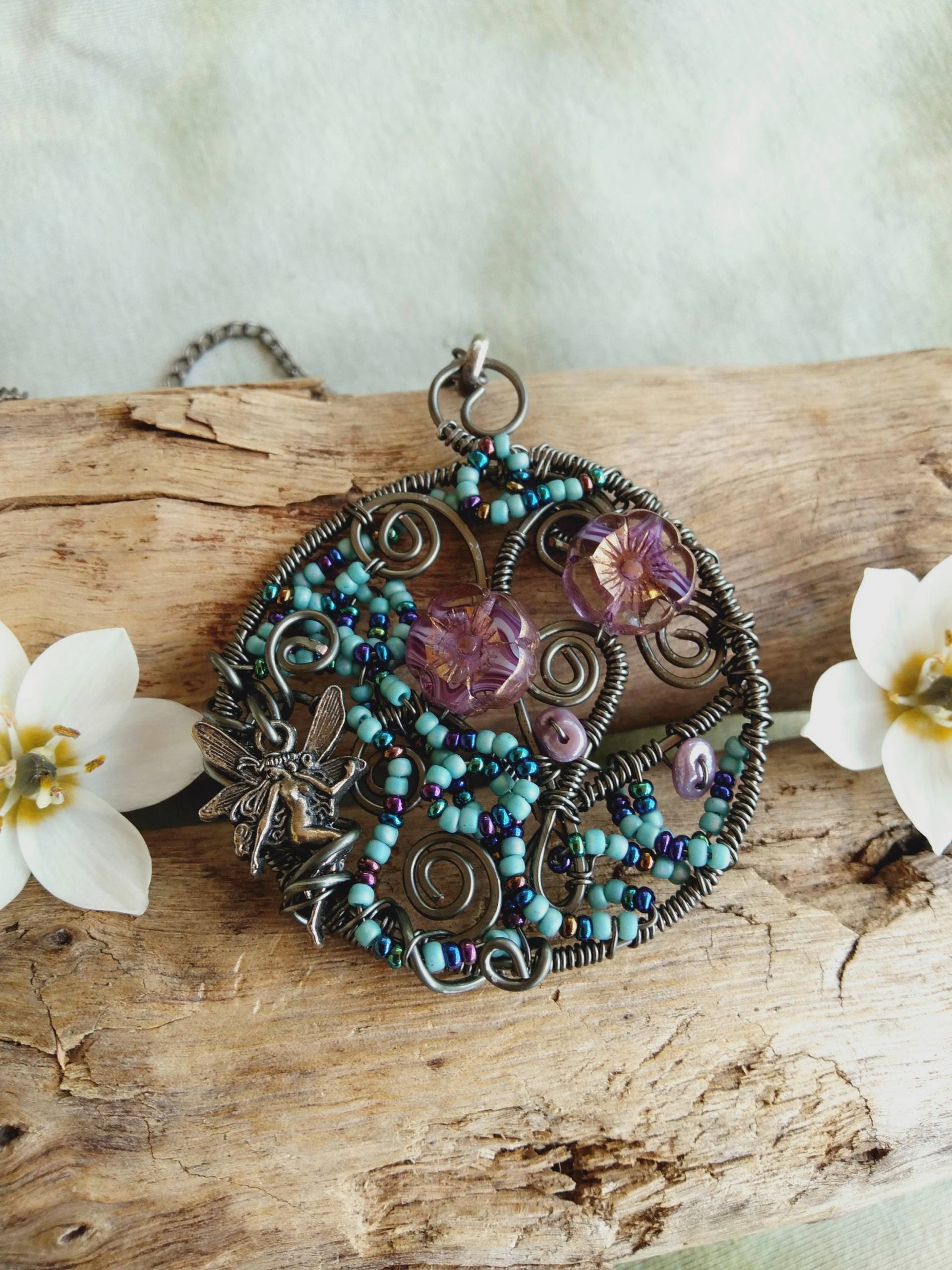 Fee Unter Dem Garten-Anhänger Fee Unter Dem Garten-Anhänger von SweetGoddessJewels