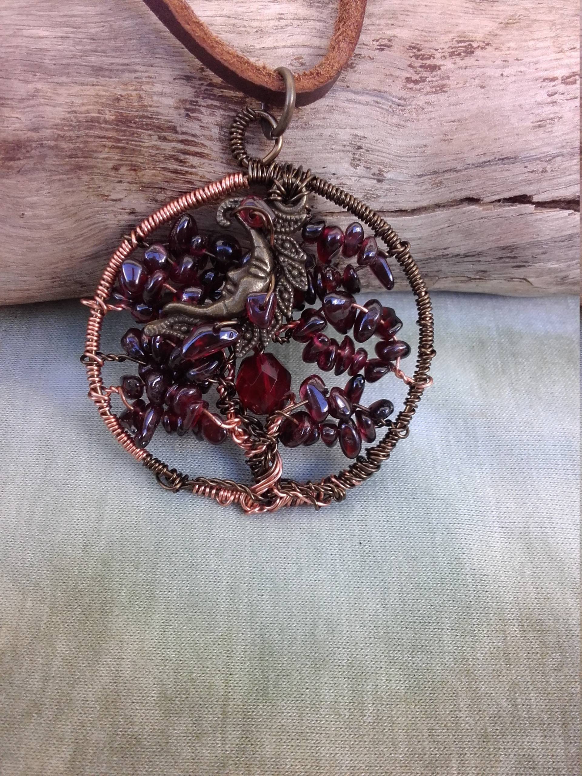 Vintage Mond Granat Edelstein Baum Des Lebens Vintage Mond Granat Edelstein Baum Des Lebens von SweetGoddessJewels