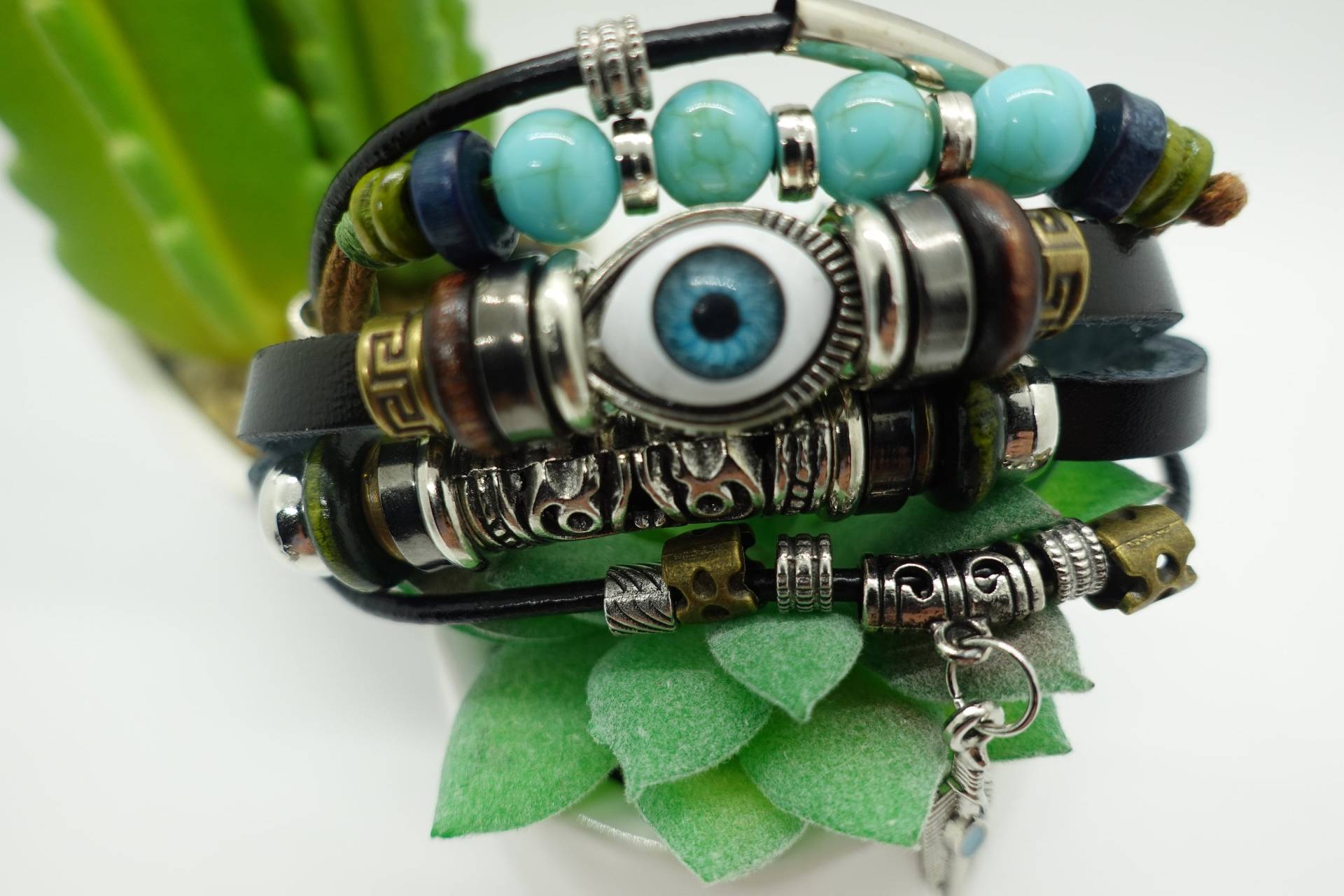 Evil Eye Multistrand Armband Mit Verstellbaren Schlupfbändern. Echtes Leder Faux Türkis Perlen Evil Eye Multistrand Armband Mit Verstellbaren Schlupfbändern. Echtes Leder Faux Türkis Perlen von SweetHomeOnTheRange