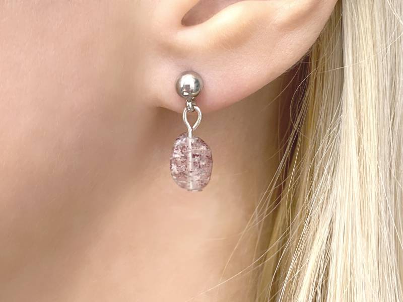 Mini Ohrringe Aus Erdbeerquarz Mini Ohrringe Aus Erdbeerquarz von SweetOliveMoon