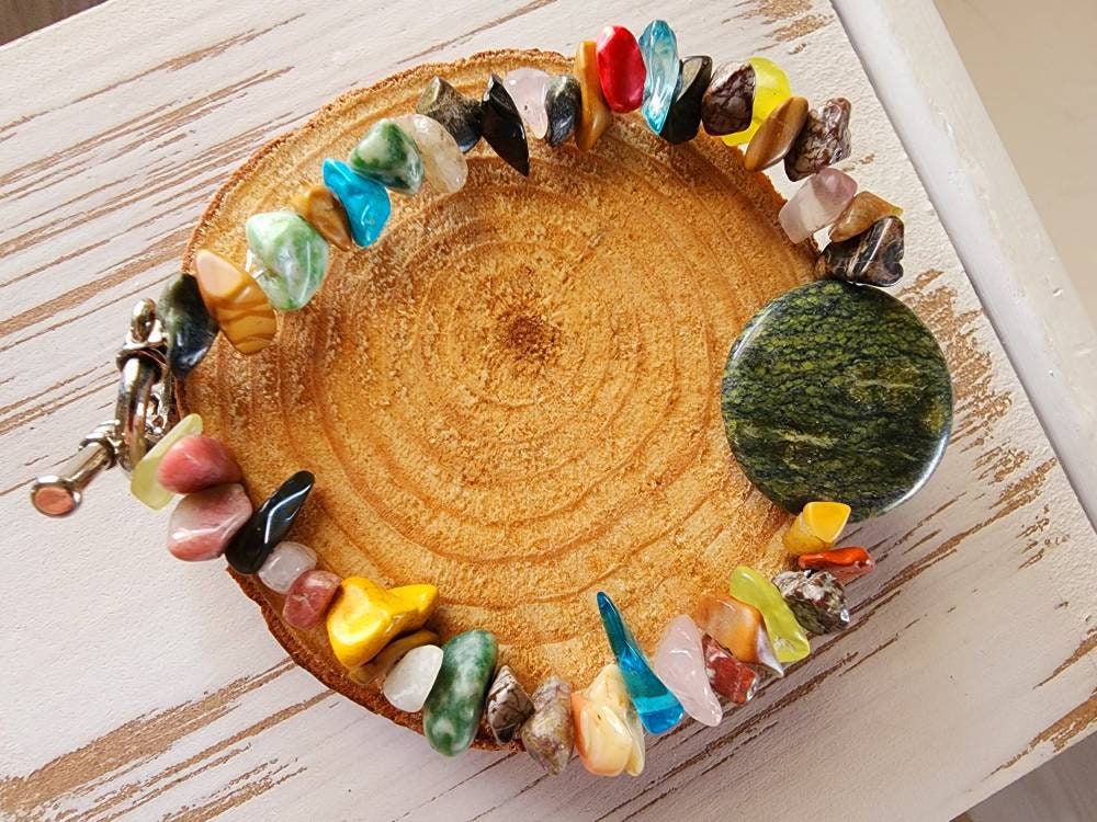 Multicolor Chip Armband, Boho Schmuck, Zierliches Buntes Armband Multicolor Chip Armband, Boho Schmuck, Zierliches Buntes Armband von SweetPeaNPosh