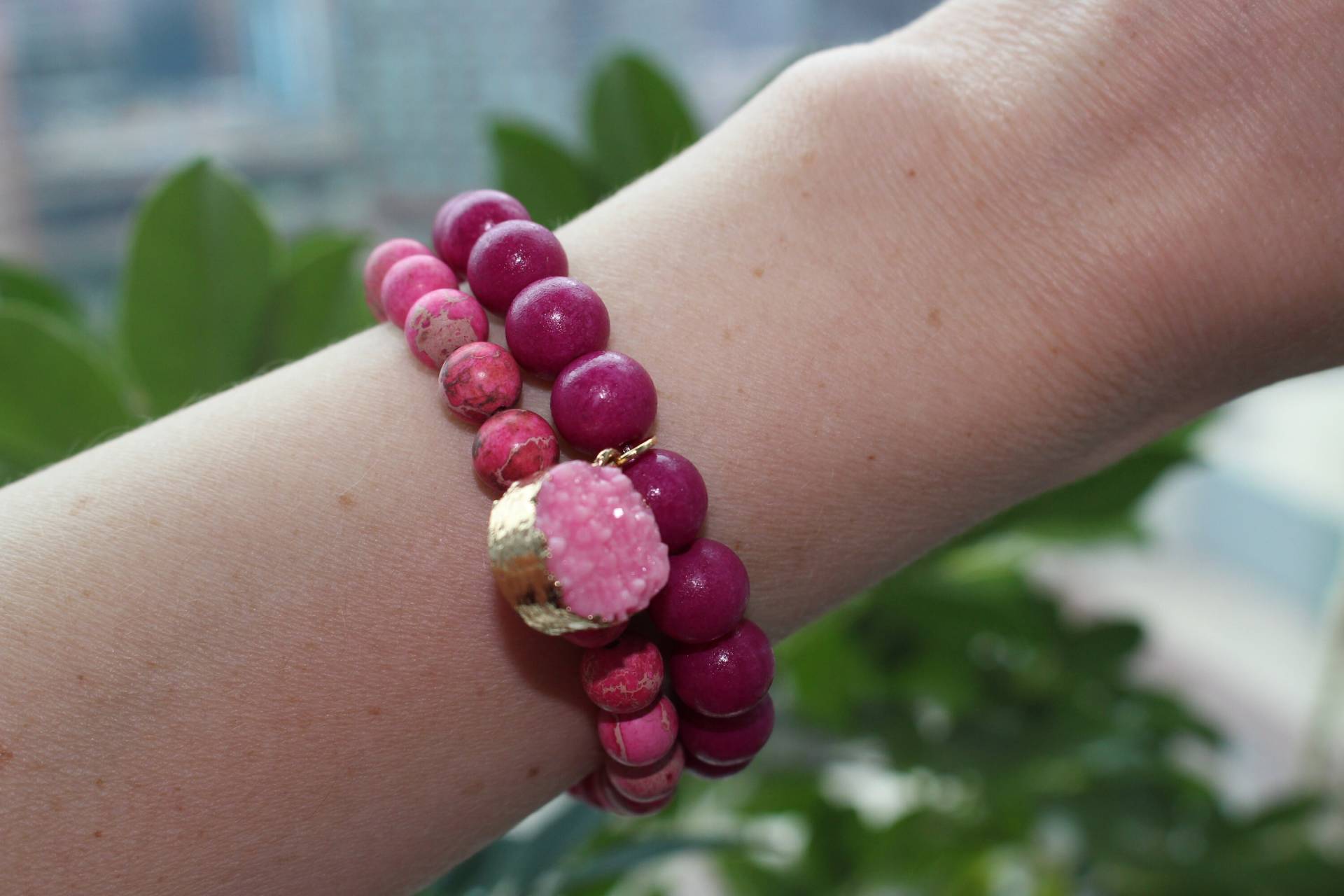 Rosa Perlen Stretch Armbänder, Hot Pink Armband, Minimalist Stapelbare Druzy Armbänder Rosa Perlen Stretch Armbänder, Hot Pink Armband, Minimalist Stapelbare Druzy Armbänder von SweetPeaNPosh
