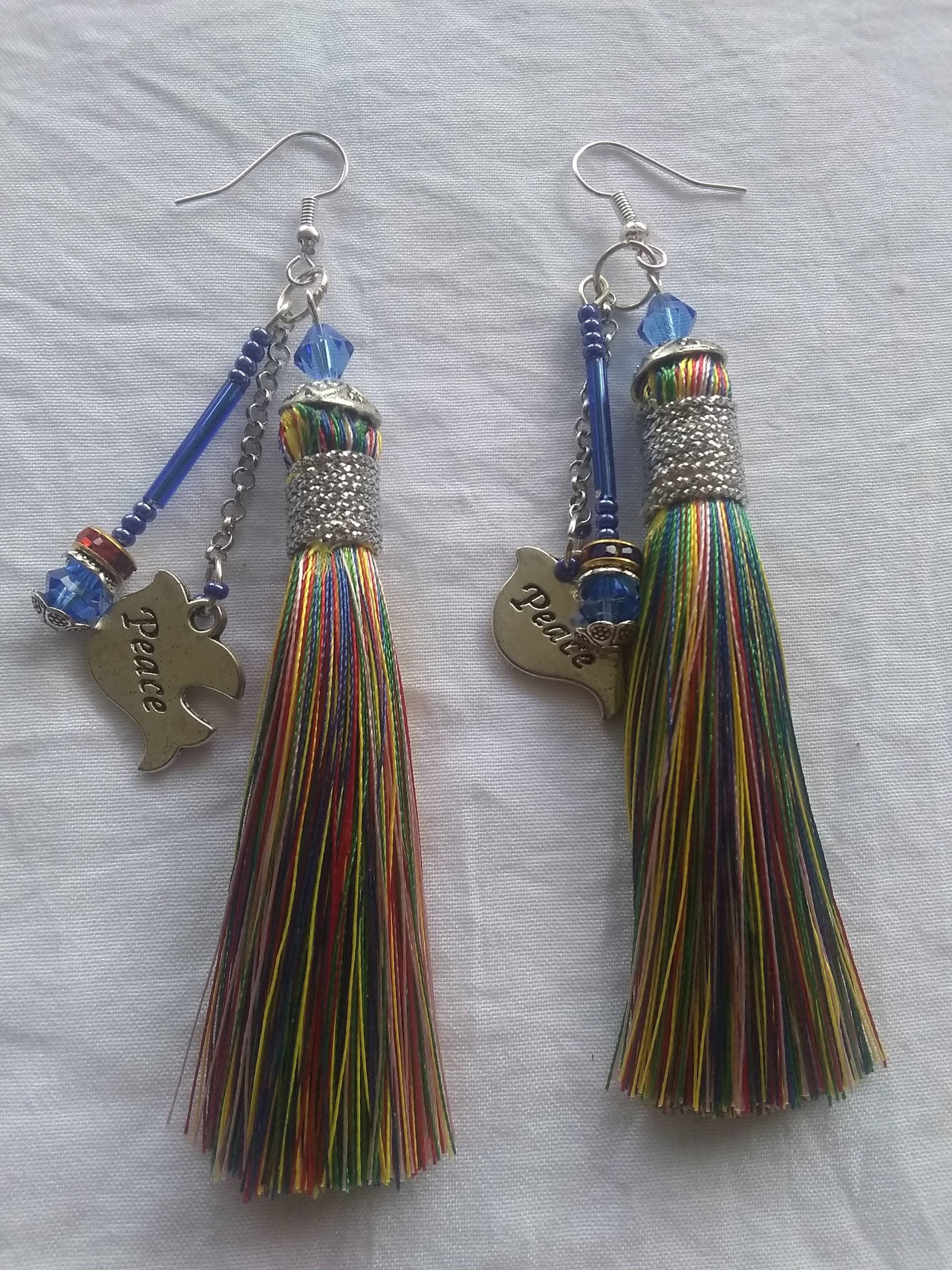 Boho Hippie Quaste Multi Color Ohrringe Taube Peace Silber Blau Saatperlen Boho Hippie Quaste Multi Color Ohrringe Taube Peace Silber Blau Saatperlen von SweetPeasBohoJewelry