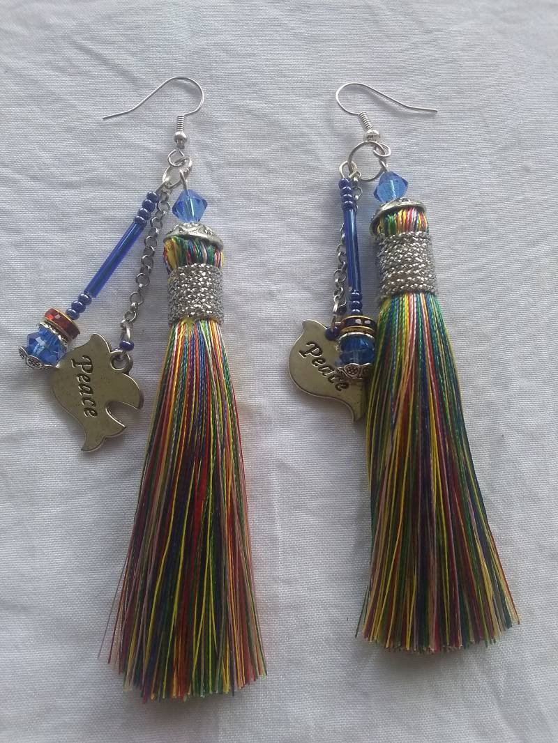 Boho Hippie Quaste Multi Color Ohrringe Taube Peace Silber Blau Saatperlen von SweetPeasBohoJewelry