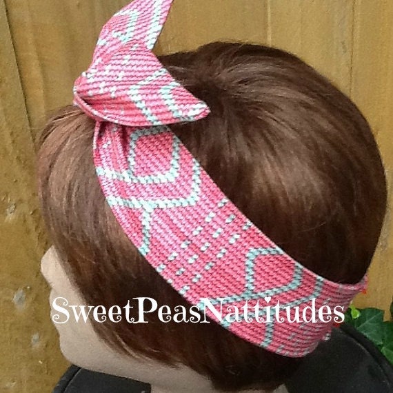 Draht Stirnband Dolly Bow Verdrahtet Rosa Und Grau Faux Pullover Muster Rockabilly Haar Schal - Bandana Turban Draht Stirnband Dolly Bow Verdrahtet Rosa Und Grau Faux Pullover Muster Rockabilly Haar Schal - Bandana Turban von SweetPeasNattitudes