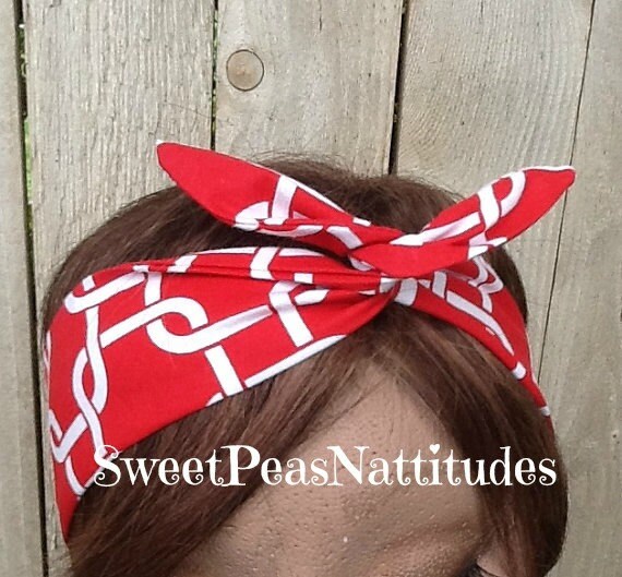 Kabelgebundene Stirnband Draht Dolly Bogen Rote Kette Print Rockabilly Schal Hasenohren Bandana Kabelgebundene Stirnband Draht Dolly Bogen Rote Kette Print Rockabilly Schal Hasenohren Bandana von SweetPeasNattitudes