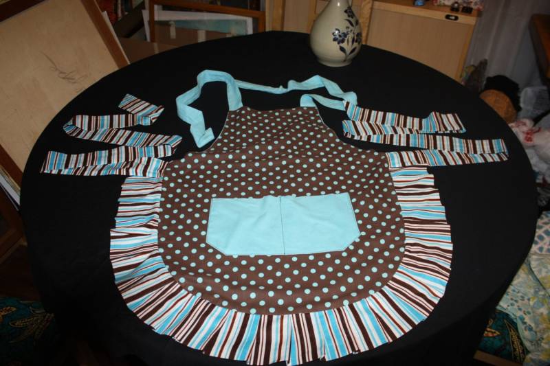 Gestreifte Und Polka Gepunktete Schürze Gestreifte Und Polka Gepunktete Schürze von SweetPotatoPunch