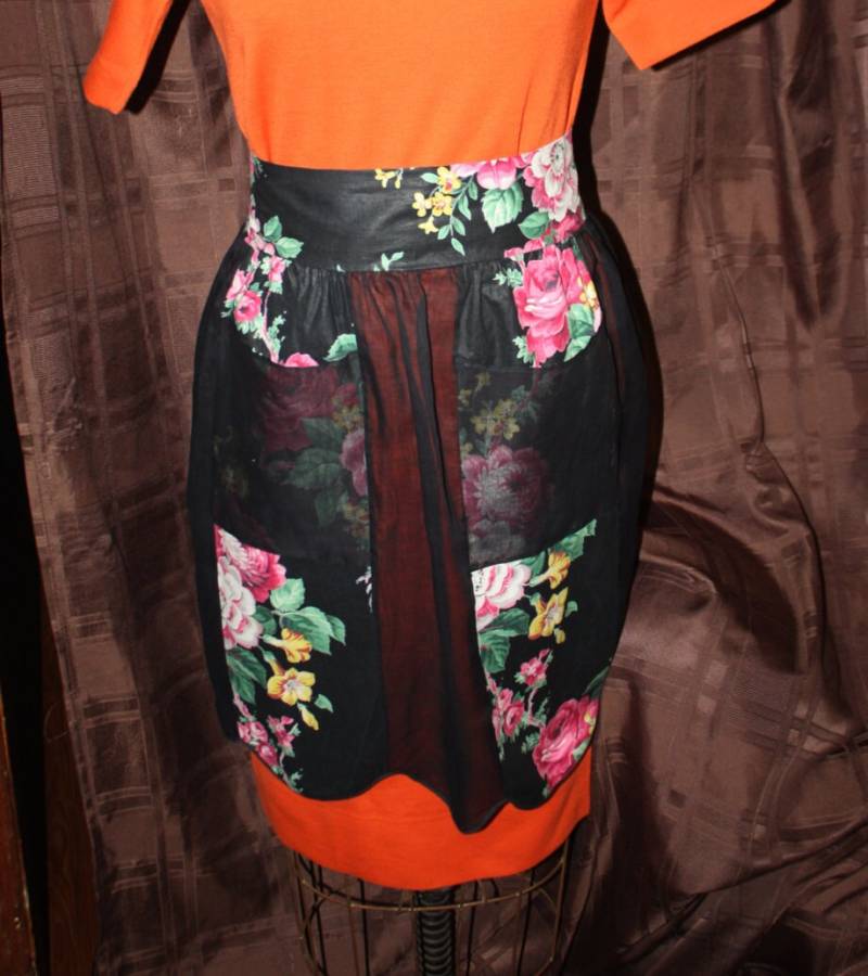 Sheer Und Chintz Schürze Sheer Und Chintz Schürze von SweetPotatoPunch