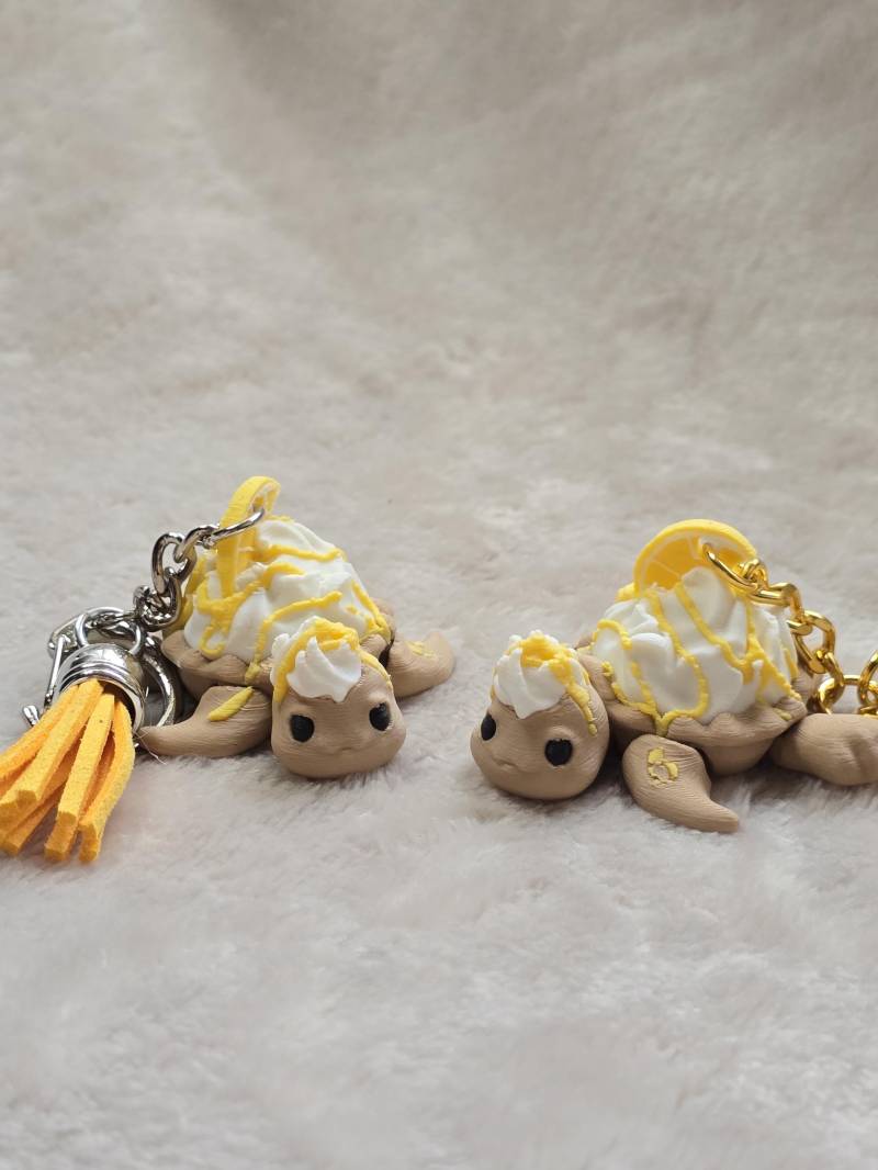 Flexi Blaubeer Zitronen Meringue Kürbis Schokoladen Torte Meeresschildkröte Schlüsselanhänger, Cute 3D Pla Bag Charm, Kawaii Food Jewelry von SweetPrints3D