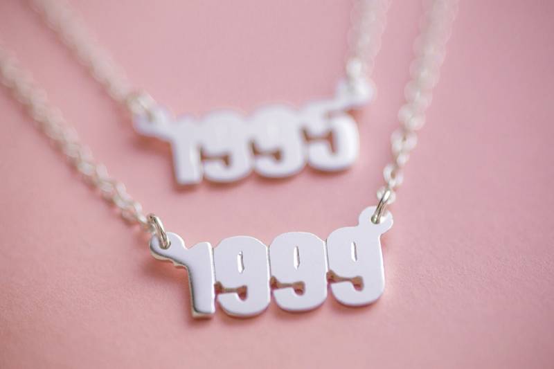 Personalisierte Datum/Jahr Anhänger von SweetRosieJewellery