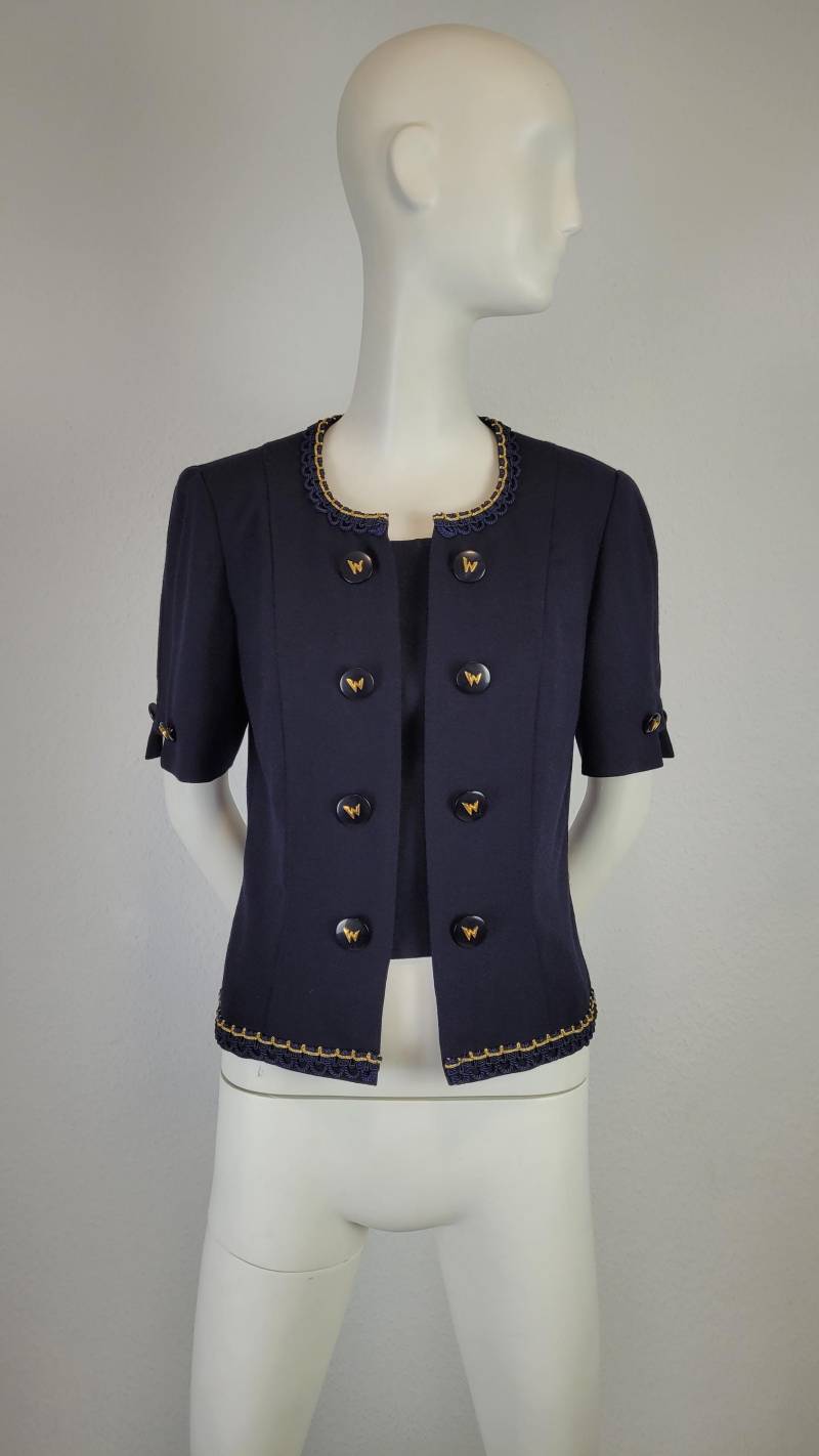Kurzärmeliger Vintage-Blazer Aus Reiner Wolle Mit Goldenen W-Knöpfen Von Weill von SweetSpotVintageChic