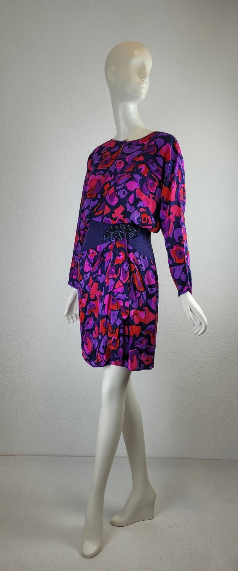 Sensationelles Vintage Kleid Aus Reiner Seide in Den Farben Lila/Pink/Fuchsia Von Saks Fifth Avenue von SweetSpotVintageChic