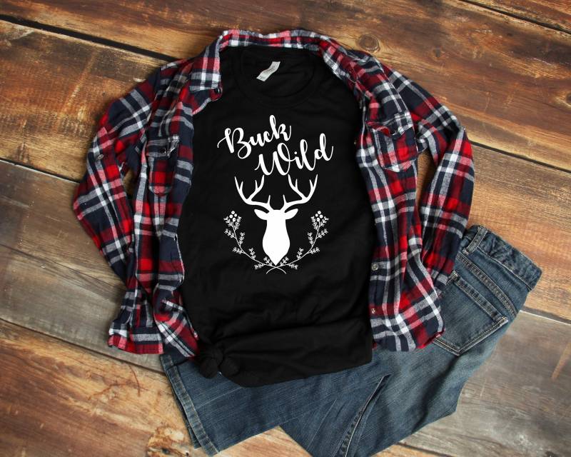 Buck Wild/Reh Jagd Bock Kleidung Shirt Camo Whitetail Geweih Gestell Geschenk Frauen Im Freien von SweetTeabyMarcy