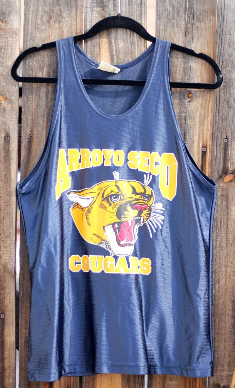 Vintage 1980Er Arroyo Seco Cougars Polyester Navy Blue Tank Top von SweetTeeAndThread