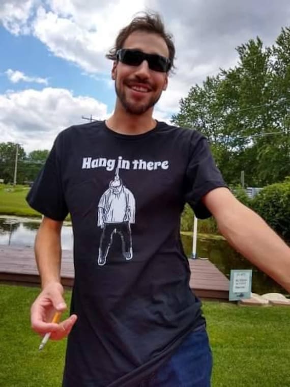 Hängen in Dort Kurzärmeliges Unisex T-Shirt von SweetTeesTrash