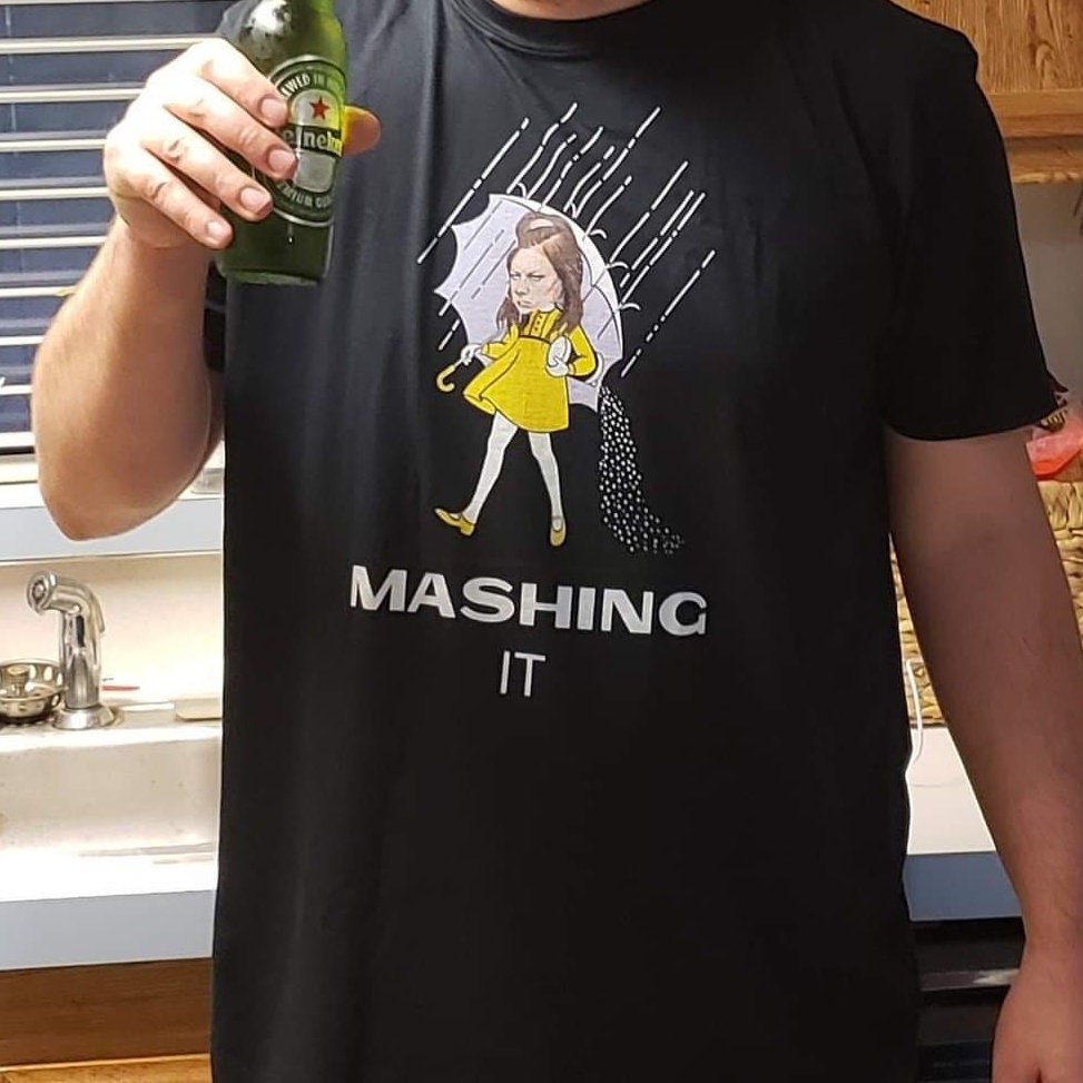 Mashing It Kurzärmeliges Unisex-T-Shirt von SweetTeesTrash