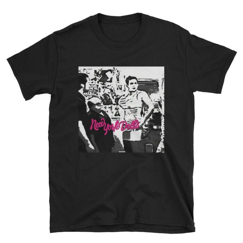 New York Puppe Kurzärmeliges Unisex T-Shirt von SweetTeesTrash