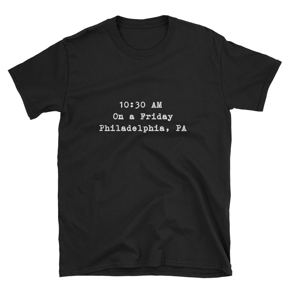 On A Friday Kurzärmeliges Unisex T-Shirt von SweetTeesTrash