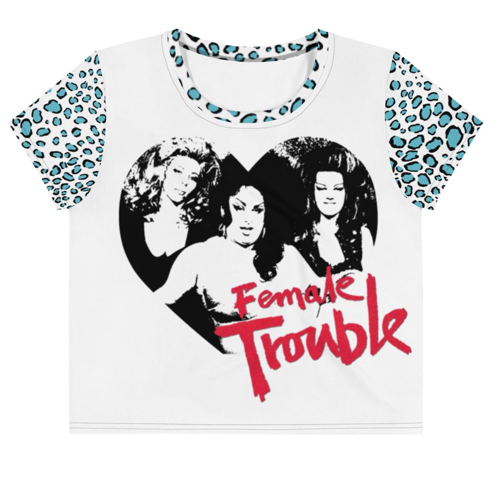 Weibliches Trouble Crop Top von SweetTeesTrash