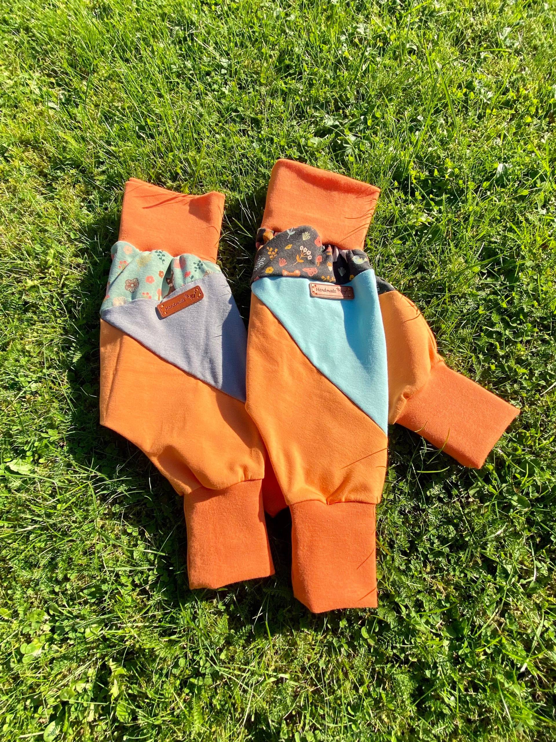 Pumphose, Babyhose, Kinderhose Mit Hase, Reh in Orange von SweetThimble