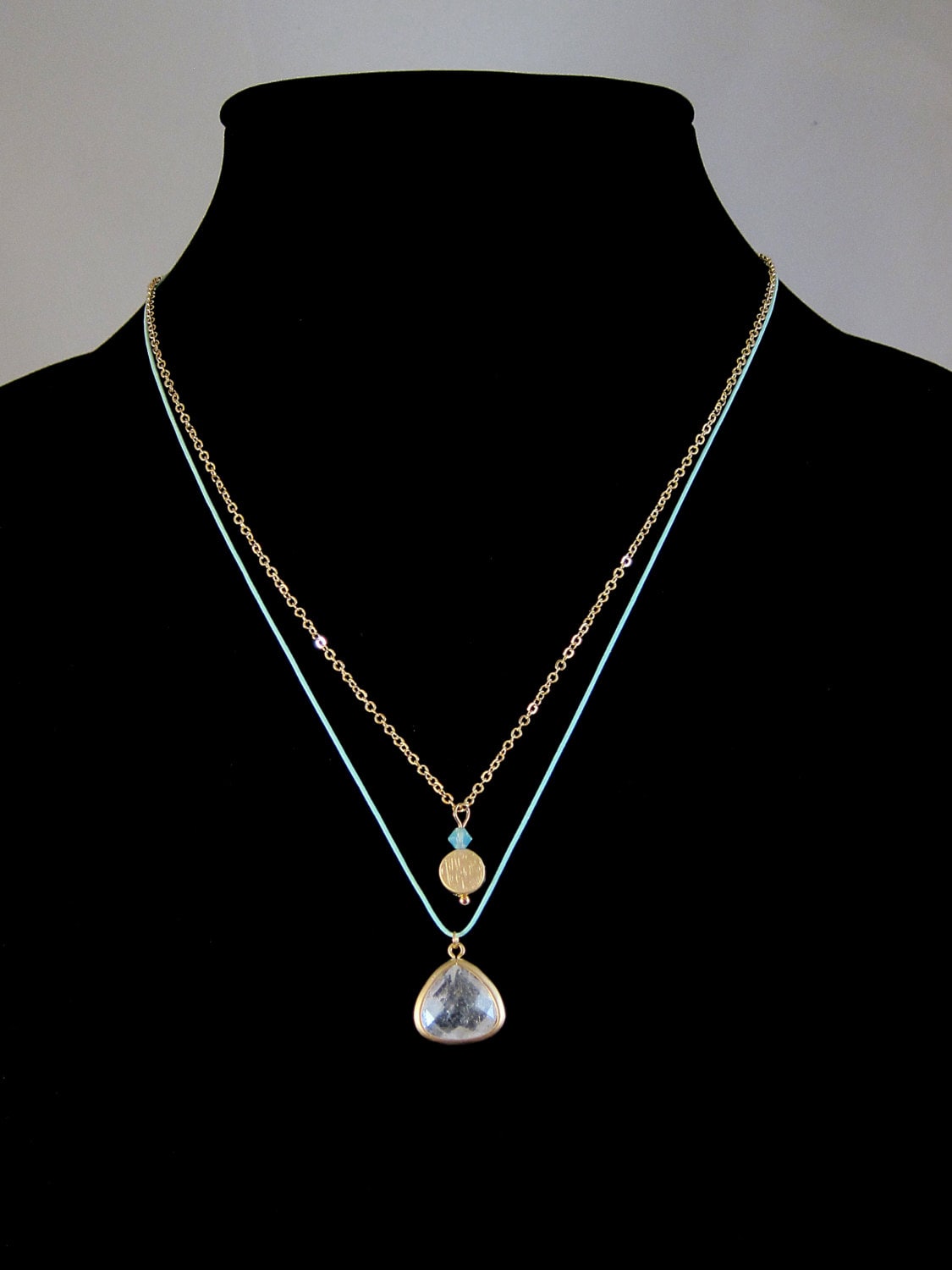 Goldene Doppelstrang Kette Türkis Swarovski Kristall & Facettierter Quarz Goldene Doppelstrang Kette Türkis Swarovski Kristall & Facettierter Quarz von SweetandPretty