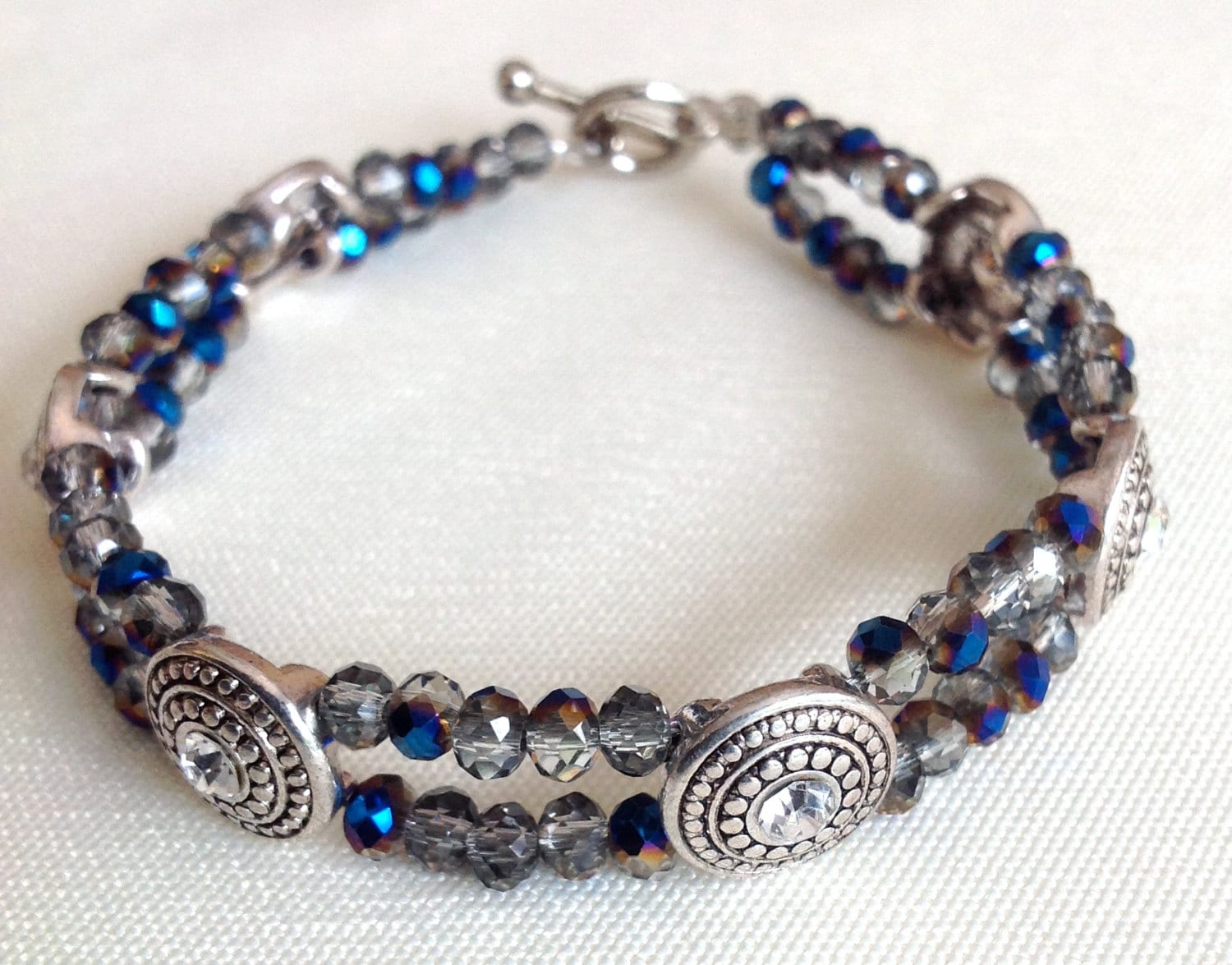 Silber Armband, Zwei-Toned, Blaue Glasperlen Armband, Akzent Perlen Armband Silber Armband, Zwei-Toned, Blaue Glasperlen Armband, Akzent Perlen Armband von SweetbeadsbySejal