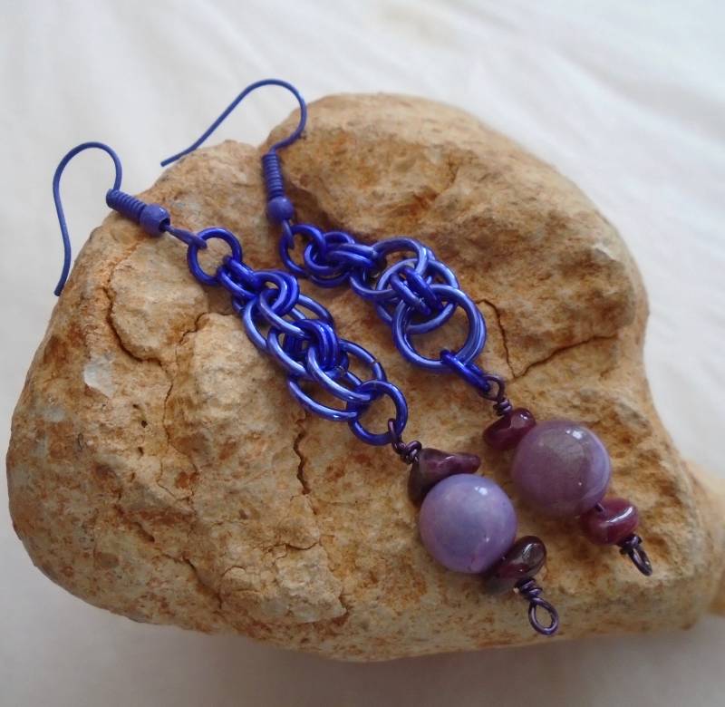 Chainmaille Ohrringe Lila Opal Edelstein, Kupferschmuck von SweetgemsDesign